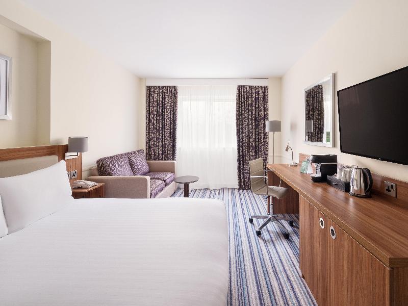 Holiday Inn Leeds Garforth image