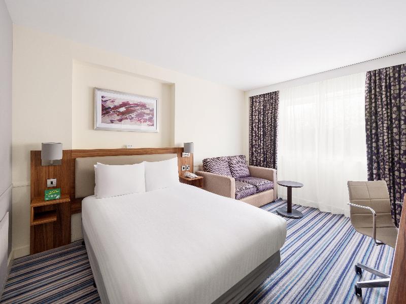 Holiday Inn Leeds Garforth image