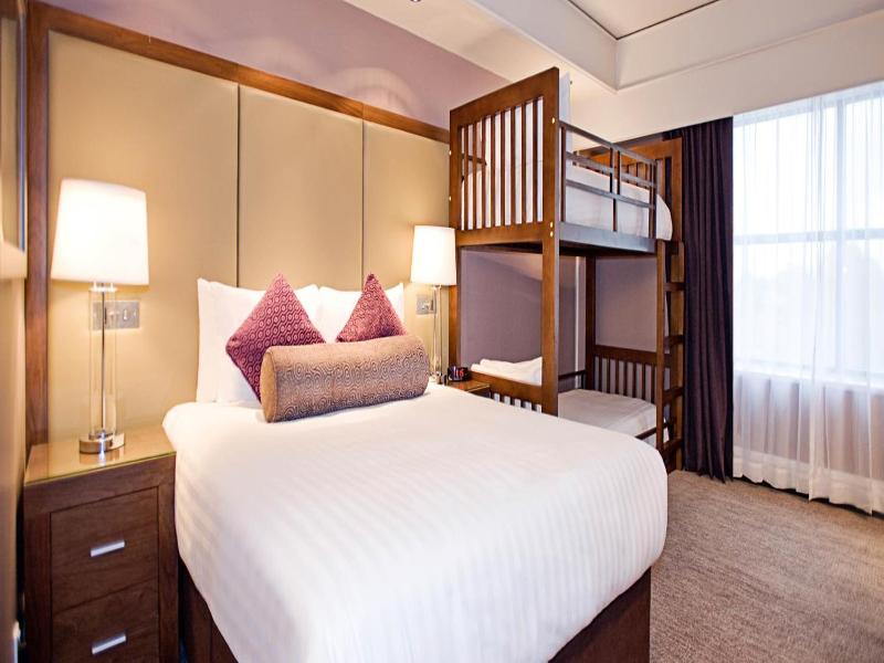 Sandman Signature London Gatwick image