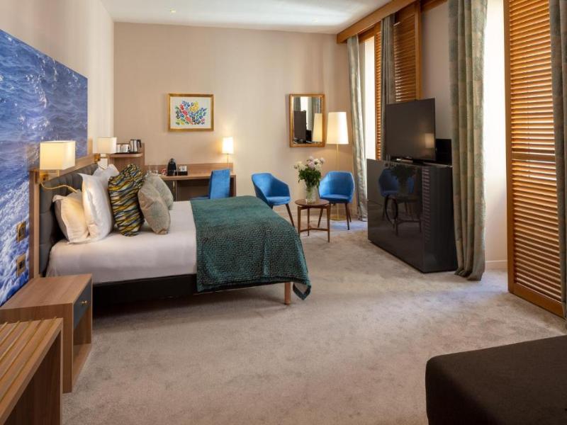 room detail thumbnail 1