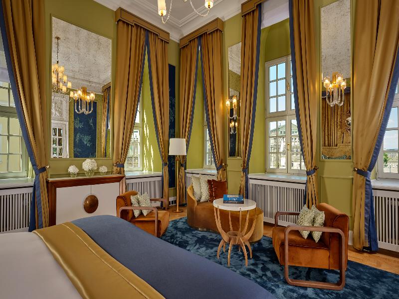 Hotel Taschenbergpalais Kempinski Dresden image