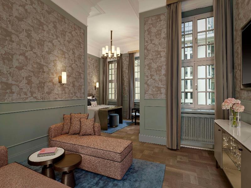 Hotel Taschenbergpalais Kempinski Dresden image
