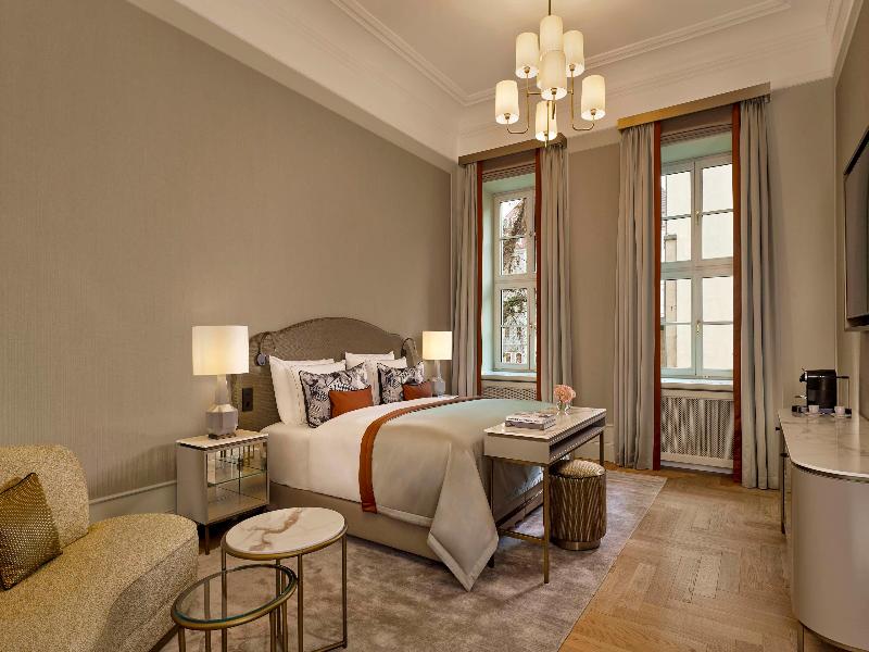 Hotel Taschenbergpalais Kempinski Dresden image