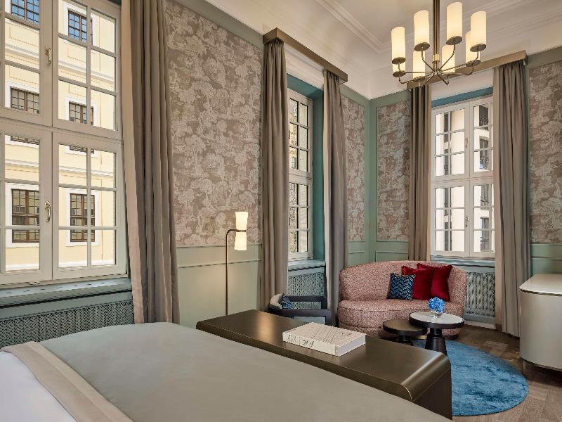 Hotel Taschenbergpalais Kempinski Dresden image