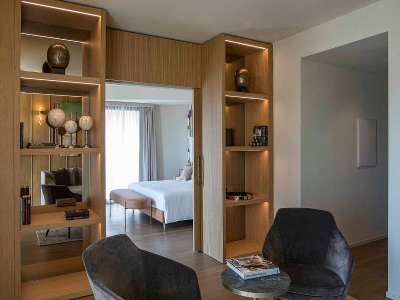 Columbus Urban Resort image