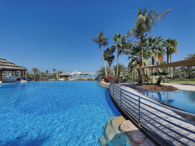 Le Meridien Mina Seyahi Beach Resort & Marina image