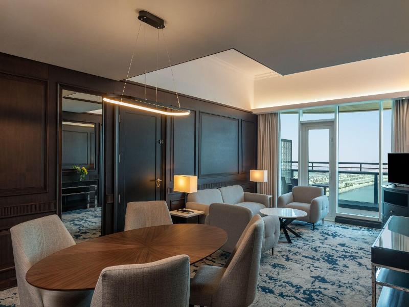 Le Meridien Mina Seyahi Beach Resort & Marina image
