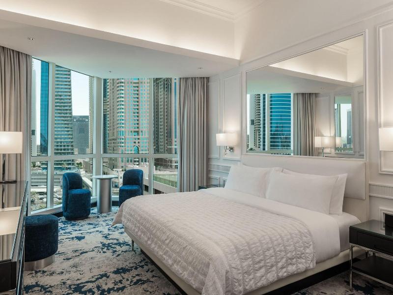 Le Meridien Mina Seyahi Beach Resort & Marina image