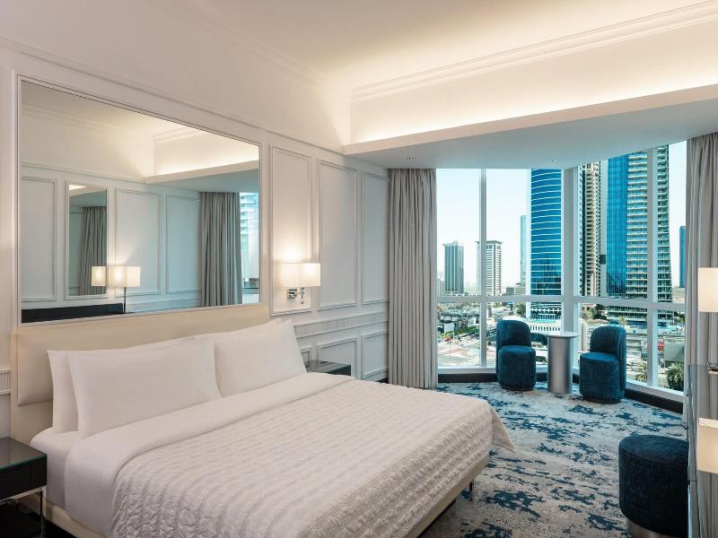 Le Meridien Mina Seyahi Beach Resort & Marina image