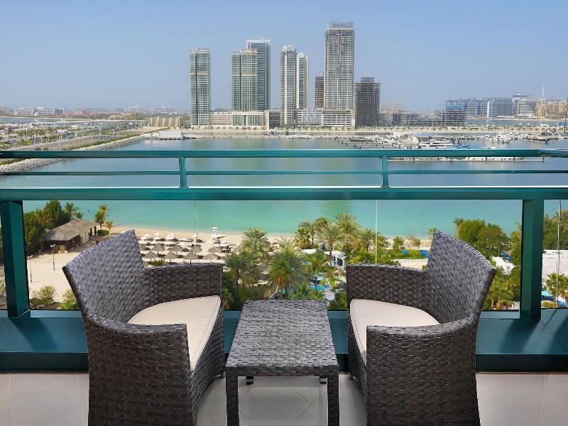 Le Meridien Mina Seyahi Beach Resort & Marina image