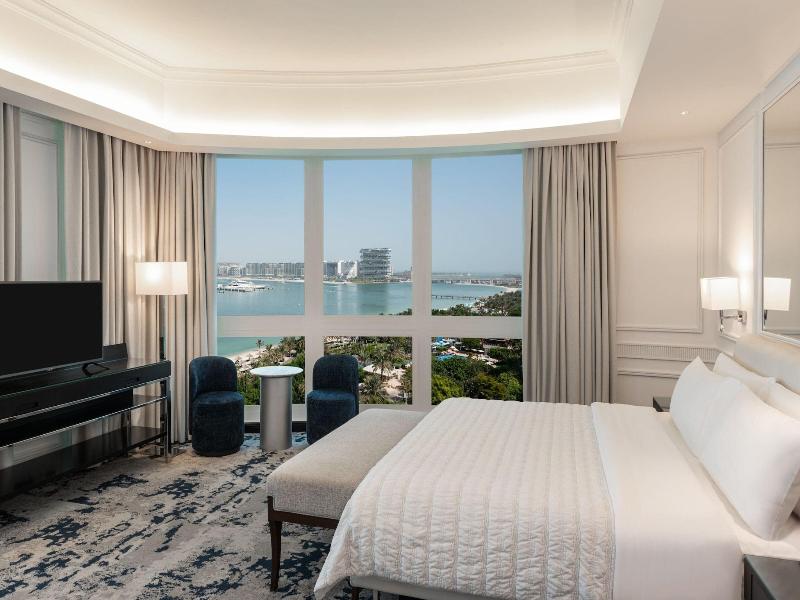 Le Meridien Mina Seyahi Beach Resort & Marina image