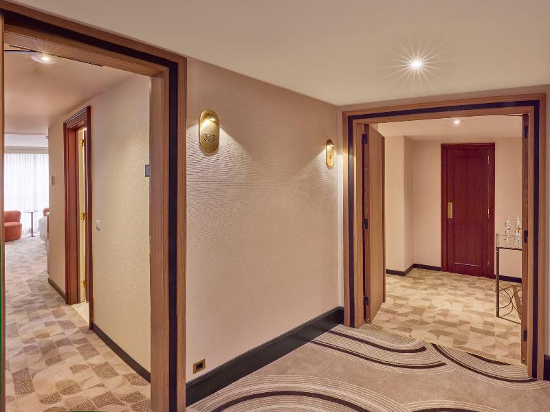 Hilton Antwerp Old Town image