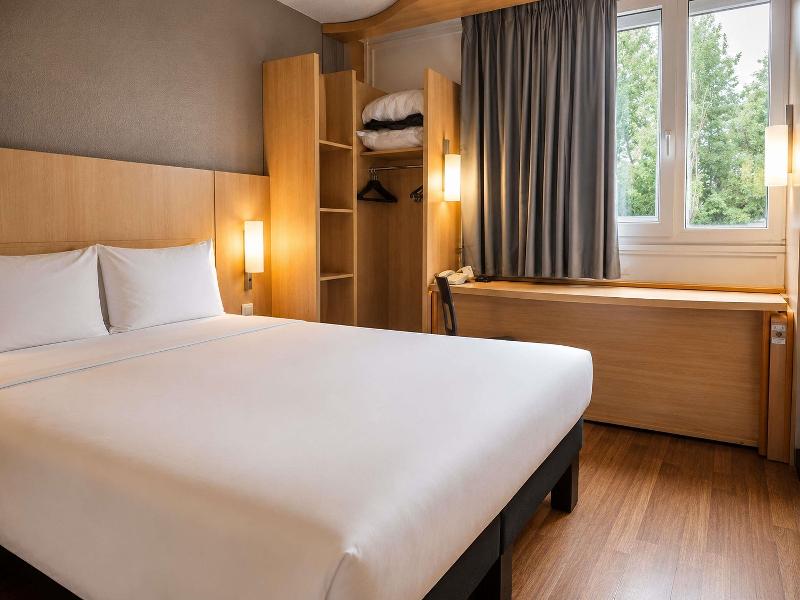Ibis Paris Porte d'Italie image