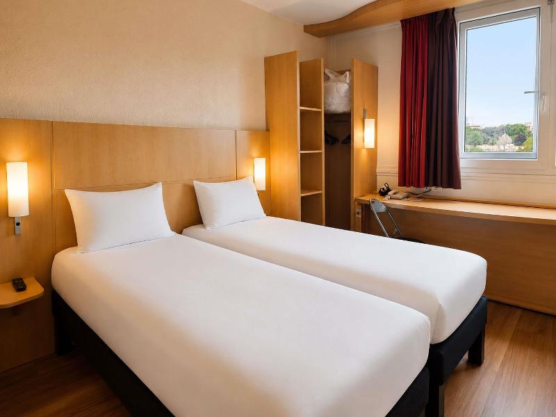 Ibis Paris Porte d'Italie image