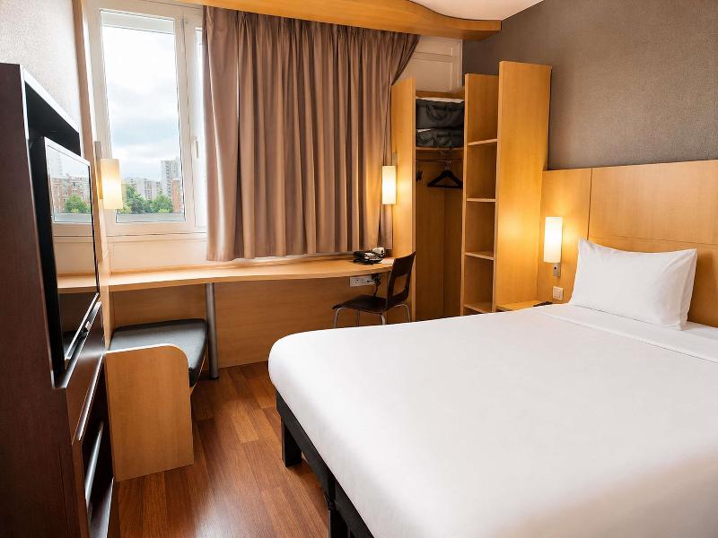 Ibis Paris Porte d'Italie image