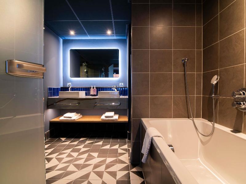 TRIBE Hotel Den Haag Centraal image