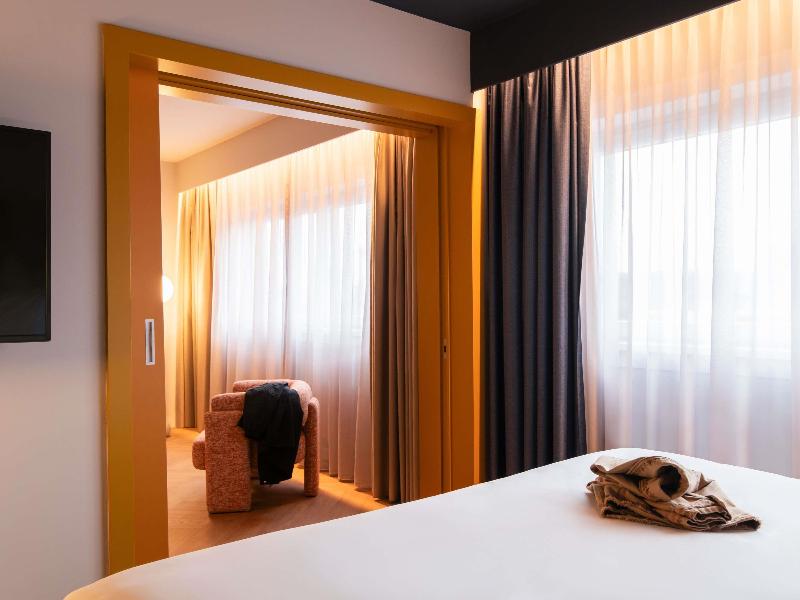 TRIBE Hotel Den Haag Centraal image