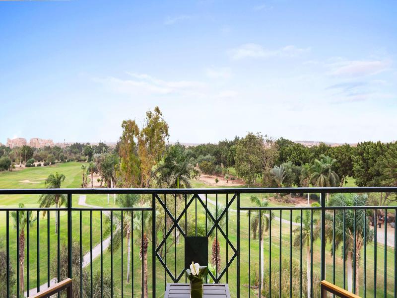 Hilton Pyramids Golf image
