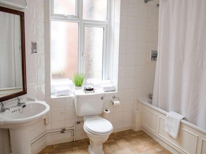 Hamlet Hotel Maidstone image