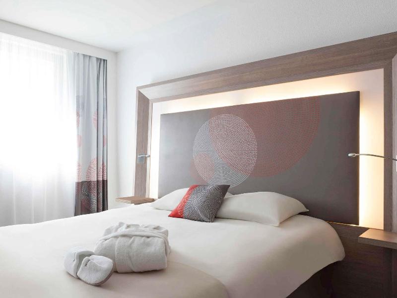 Novotel Paris Pont de Sevres image