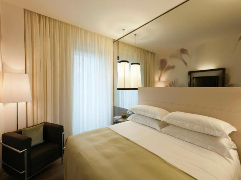 Starhotels E.c.ho. Milano image