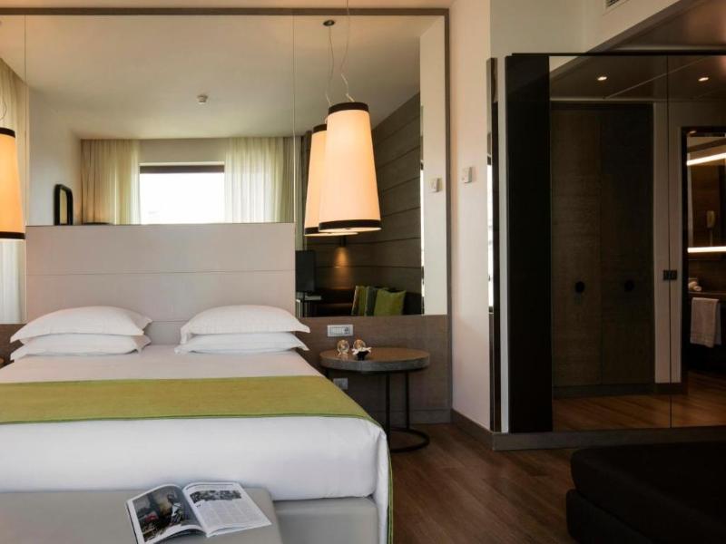 Starhotels E.c.ho. Milano image