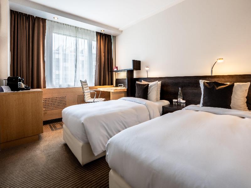 Crowne Plaza Zurich image