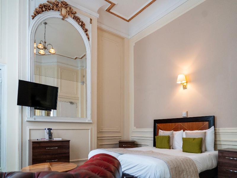Adelphi Hotel image