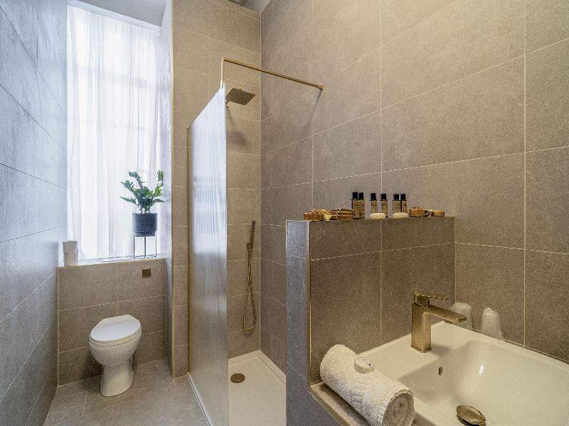 Adelphi Hotel image