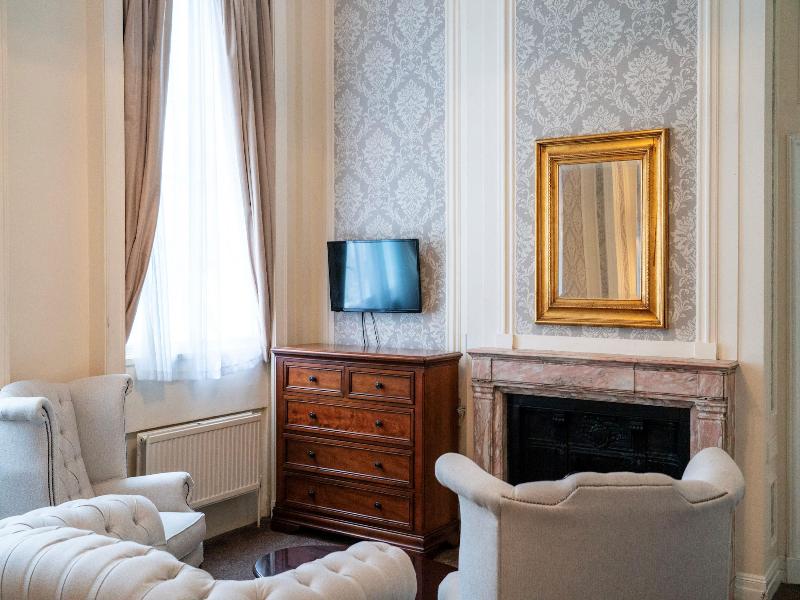 Adelphi Hotel image