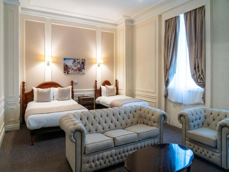 Adelphi Hotel image