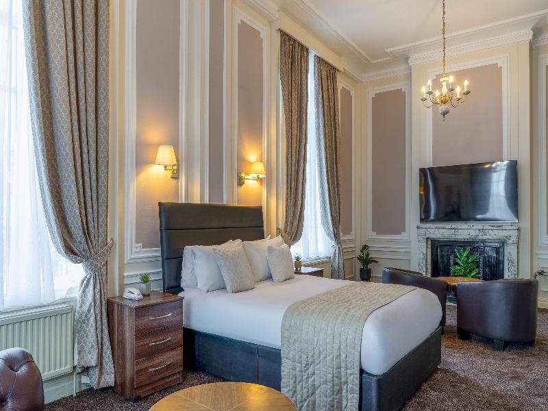 Adelphi Hotel image