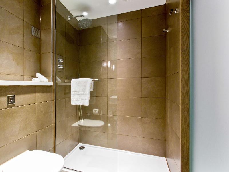 Radisson Blu Hotel Manchester Airport image