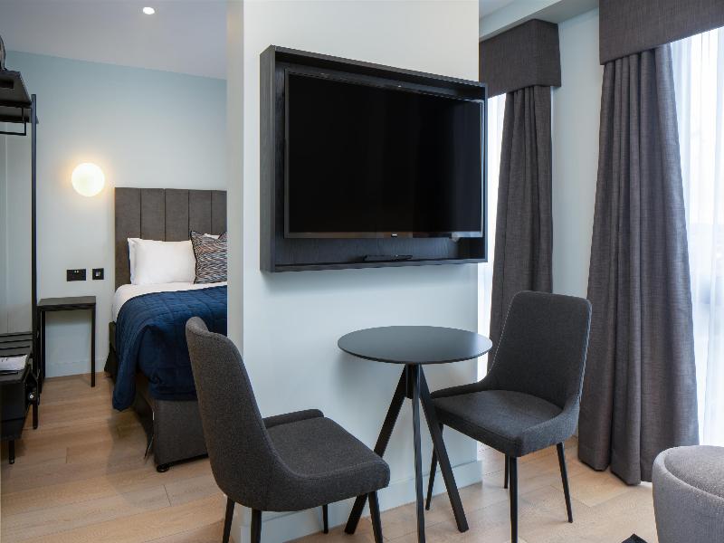 The Royal Angus Hotel image
