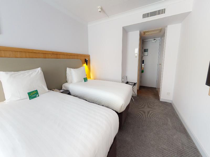 Holiday Inn Cambridge image