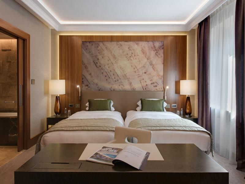 Grand Hotel Kempinski Riga image