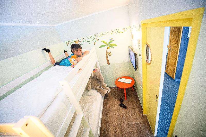 Holiday Inn Luebeck image
