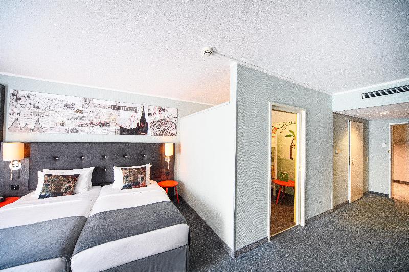 Holiday Inn Luebeck image