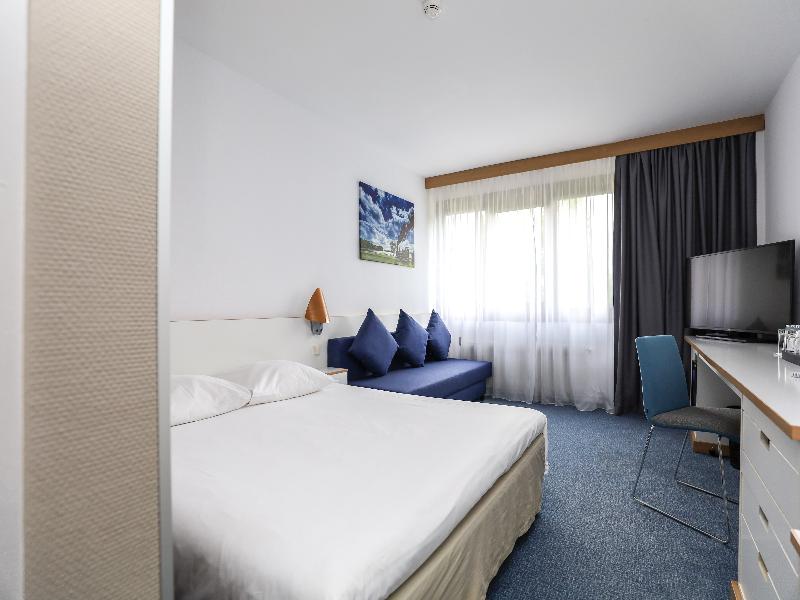 Novotel Poznan Malta image