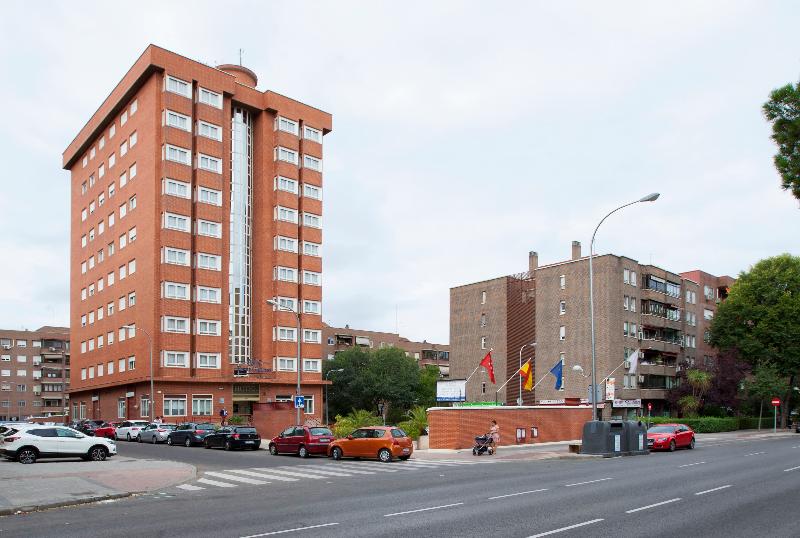 Porcel Torre Garden image