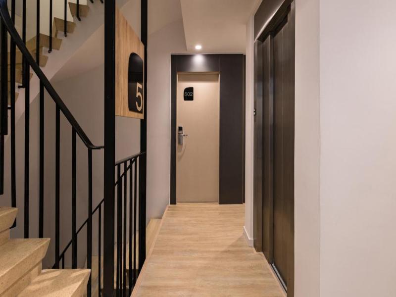 La Suite — view