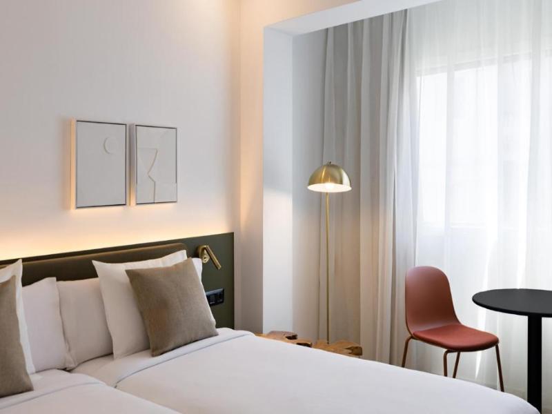 La Suite image