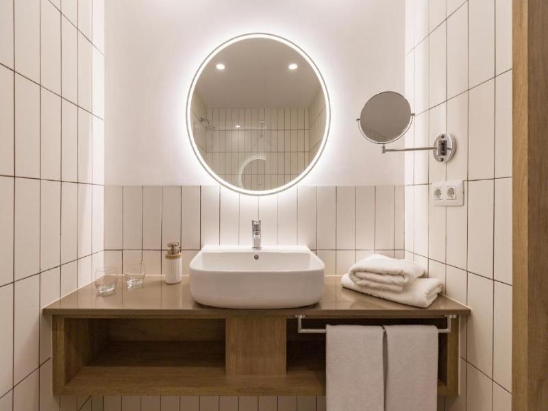 La Suite image