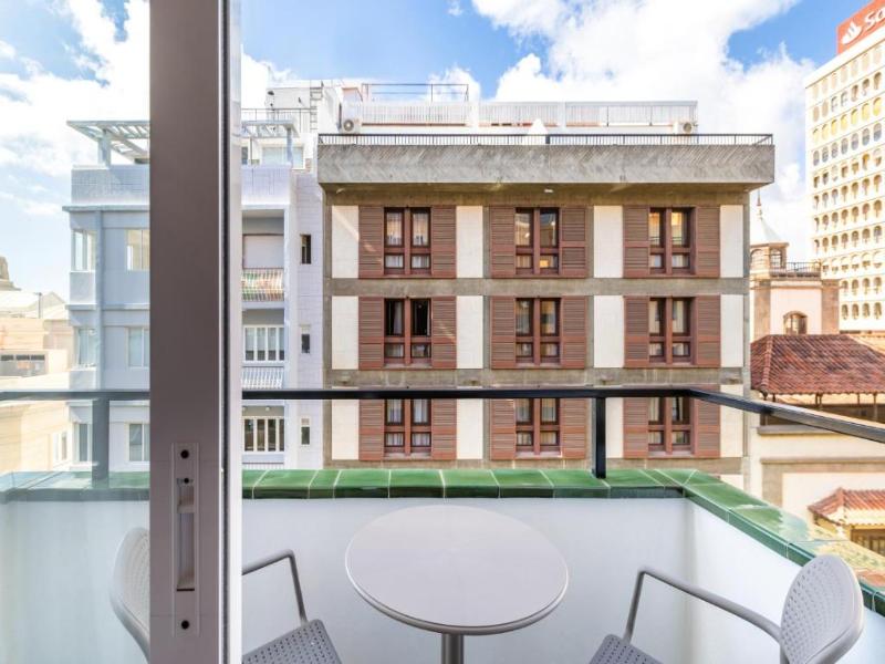 La Suite image