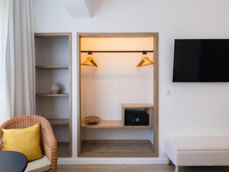 La Suite image