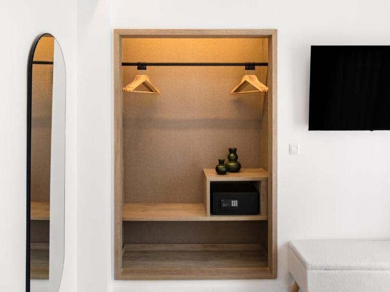 La Suite image