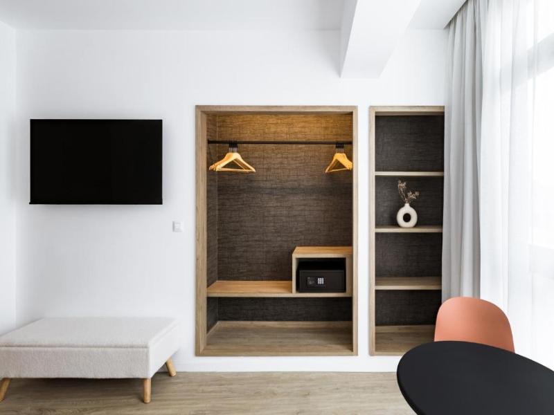 La Suite image