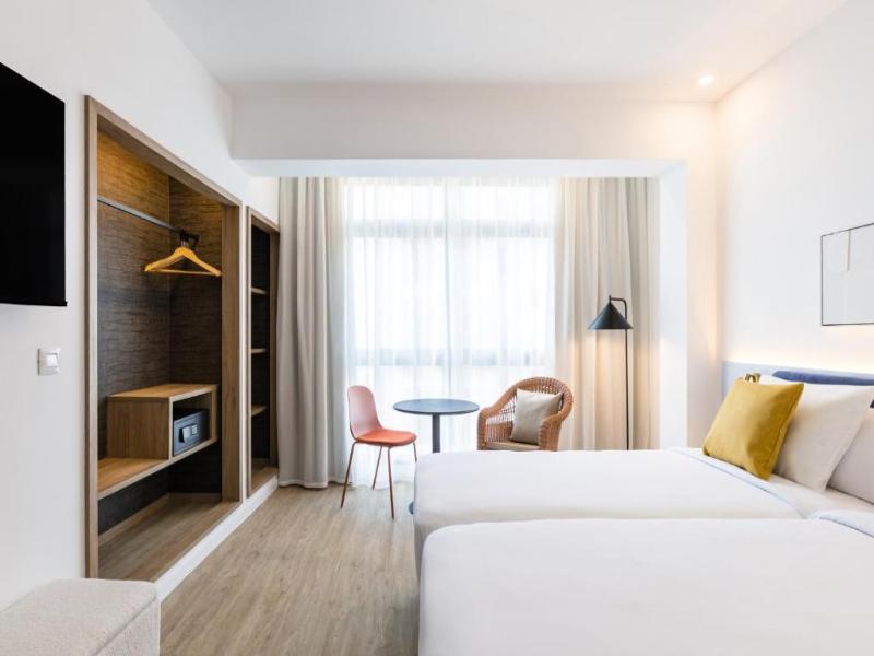 La Suite image