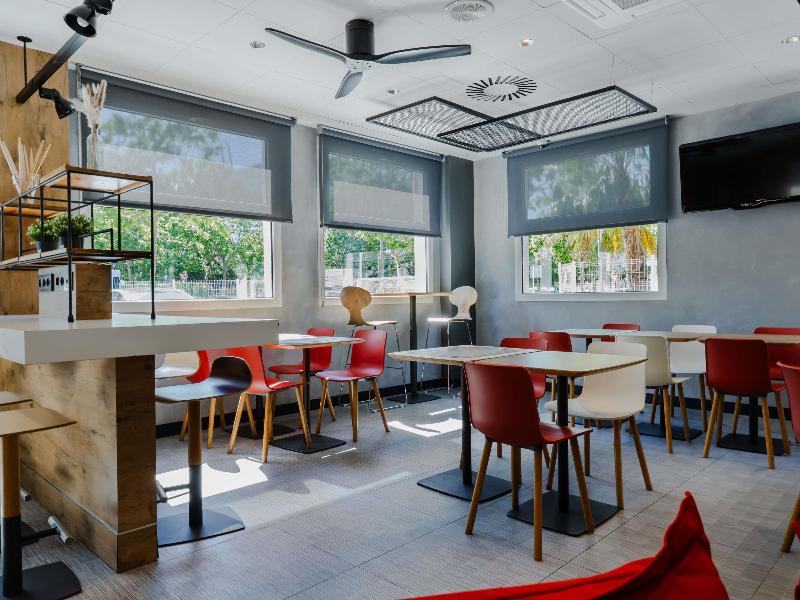 ibis Barcelona Castelldefels image