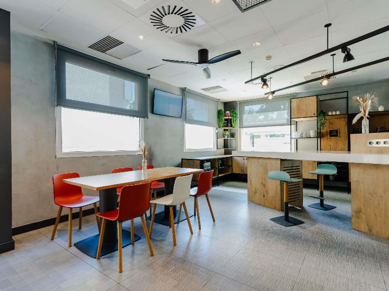 ibis Barcelona Castelldefels image